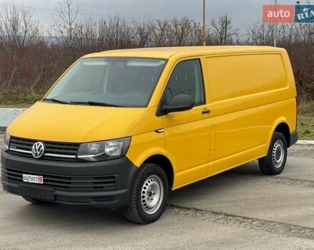 Желтый Фольксваген Transporter, объемом двигателя 2 л и пробегом 228 тыс. км за 21990 $, фото 2 на Automoto.ua