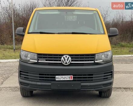 Желтый Фольксваген Transporter, объемом двигателя 2 л и пробегом 228 тыс. км за 21990 $, фото 3 на Automoto.ua