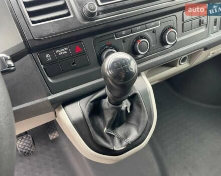 Желтый Фольксваген Transporter, объемом двигателя 2 л и пробегом 228 тыс. км за 21990 $, фото 18 на Automoto.ua