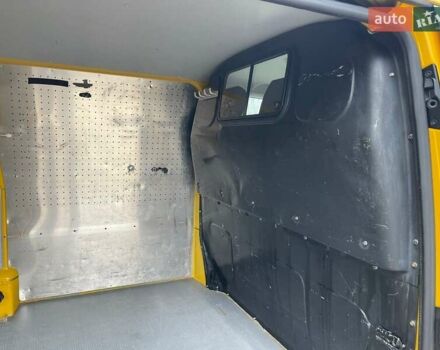 Желтый Фольксваген Transporter, объемом двигателя 2 л и пробегом 228 тыс. км за 21990 $, фото 23 на Automoto.ua