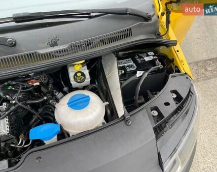 Желтый Фольксваген Transporter, объемом двигателя 2 л и пробегом 228 тыс. км за 21990 $, фото 31 на Automoto.ua