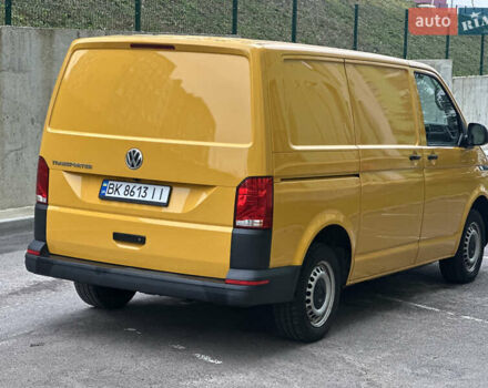 Желтый Фольксваген Transporter, объемом двигателя 2 л и пробегом 126 тыс. км за 19999 $, фото 3 на Automoto.ua