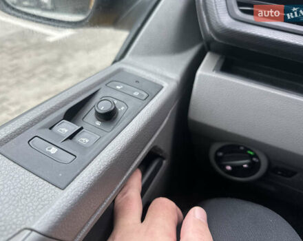 Желтый Фольксваген Transporter, объемом двигателя 2 л и пробегом 126 тыс. км за 19999 $, фото 27 на Automoto.ua