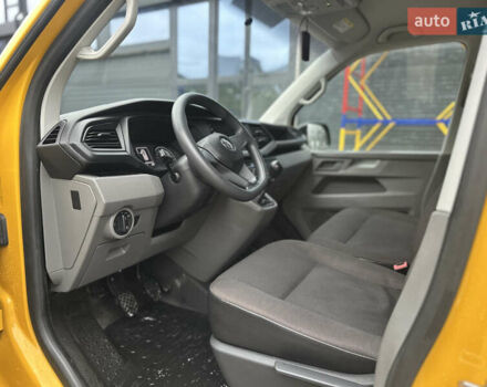 Желтый Фольксваген Transporter, объемом двигателя 2 л и пробегом 126 тыс. км за 19999 $, фото 18 на Automoto.ua