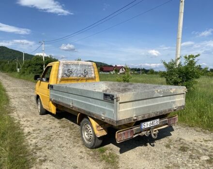 Желтый Фольксваген Transporter, объемом двигателя 2.5 л и пробегом 494 тыс. км за 4900 $, фото 2 на Automoto.ua