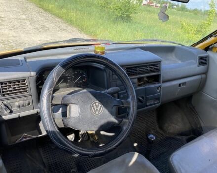 Желтый Фольксваген Transporter, объемом двигателя 2.5 л и пробегом 494 тыс. км за 4900 $, фото 7 на Automoto.ua