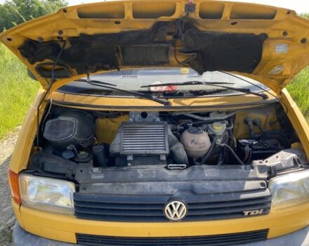 Желтый Фольксваген Transporter, объемом двигателя 2.5 л и пробегом 494 тыс. км за 4900 $, фото 9 на Automoto.ua