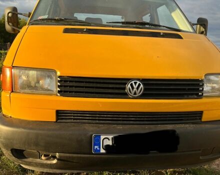 Желтый Фольксваген Transporter, объемом двигателя 2.5 л и пробегом 470 тыс. км за 2850 $, фото 1 на Automoto.ua