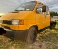 Желтый Фольксваген Transporter, объемом двигателя 2.5 л и пробегом 470 тыс. км за 2850 $, фото 1 на Automoto.ua
