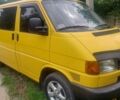 Желтый Фольксваген Transporter, объемом двигателя 0 л и пробегом 320 тыс. км за 5400 $, фото 1 на Automoto.ua