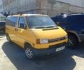 Желтый Фольксваген Transporter, объемом двигателя 1.9 л и пробегом 320 тыс. км за 3500 $, фото 1 на Automoto.ua