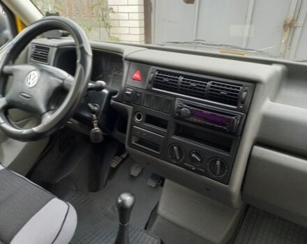 Желтый Фольксваген Transporter, объемом двигателя 1.9 л и пробегом 333 тыс. км за 6250 $, фото 8 на Automoto.ua