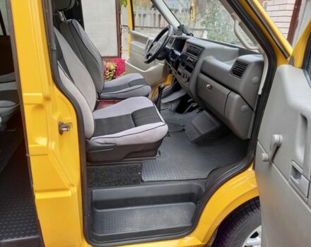 Желтый Фольксваген Transporter, объемом двигателя 1.9 л и пробегом 333 тыс. км за 6250 $, фото 7 на Automoto.ua