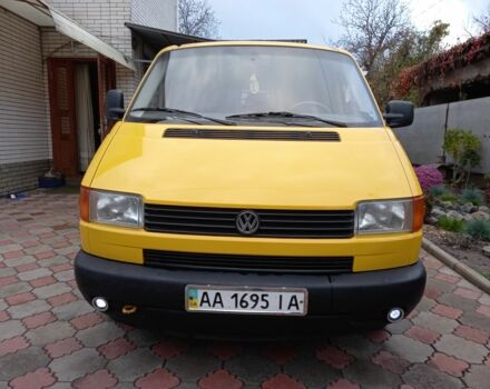 Желтый Фольксваген Transporter, объемом двигателя 1.9 л и пробегом 333 тыс. км за 6250 $, фото 5 на Automoto.ua