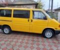 Желтый Фольксваген Transporter, объемом двигателя 1.9 л и пробегом 333 тыс. км за 6250 $, фото 1 на Automoto.ua