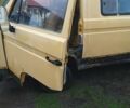 Желтый Фольксваген Transporter, объемом двигателя 0 л и пробегом 200 тыс. км за 1000 $, фото 1 на Automoto.ua