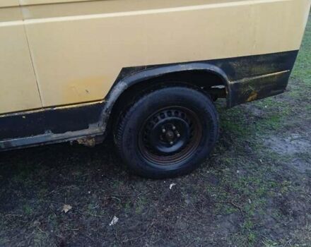Желтый Фольксваген Transporter, объемом двигателя 0 л и пробегом 200 тыс. км за 1000 $, фото 4 на Automoto.ua