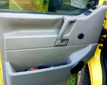 Желтый Фольксваген Transporter, объемом двигателя 2.5 л и пробегом 57 тыс. км за 4300 $, фото 3 на Automoto.ua