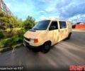 Желтый Фольксваген Transporter, объемом двигателя 2.5 л и пробегом 194 тыс. км за 11500 $, фото 1 на Automoto.ua