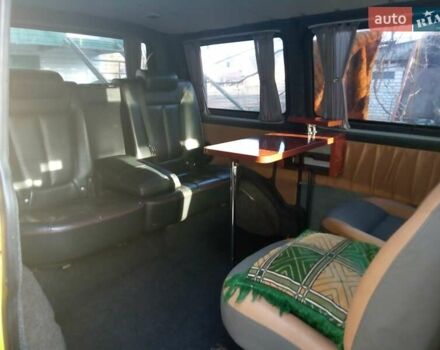 Желтый Фольксваген Transporter, объемом двигателя 1.9 л и пробегом 300 тыс. км за 8000 $, фото 2 на Automoto.ua