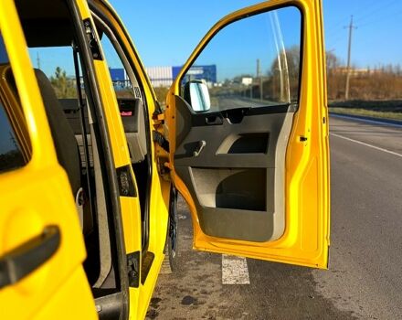 Желтый Фольксваген Transporter, объемом двигателя 19 л и пробегом 287 тыс. км за 7350 $, фото 9 на Automoto.ua