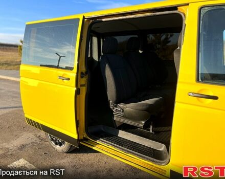 Желтый Фольксваген Transporter, объемом двигателя 19 л и пробегом 287 тыс. км за 7350 $, фото 5 на Automoto.ua