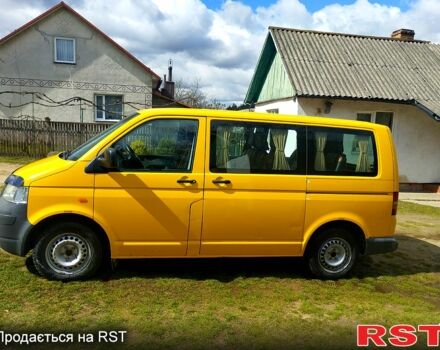 Желтый Фольксваген Transporter, объемом двигателя 1.9 л и пробегом 210 тыс. км за 6850 $, фото 1 на Automoto.ua