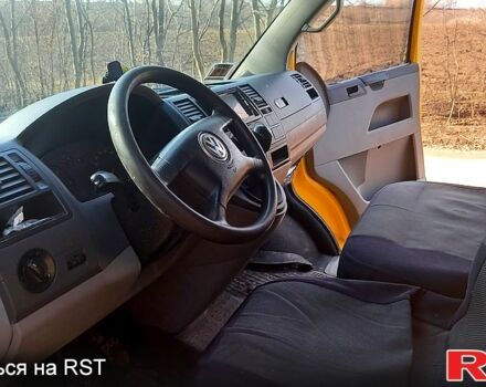 Желтый Фольксваген Transporter, объемом двигателя 1.9 л и пробегом 379 тыс. км за 6700 $, фото 4 на Automoto.ua