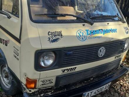 Желтый Фольксваген Transporter, объемом двигателя 1.9 л и пробегом 300 тыс. км за 2100 $, фото 1 на Automoto.ua