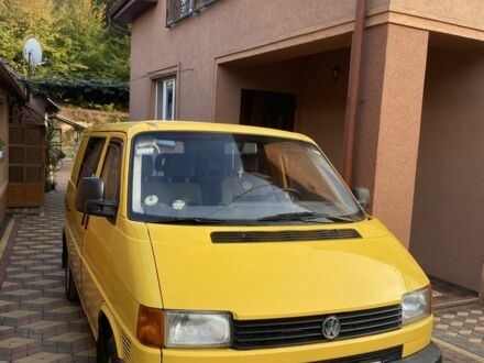 Жовтий Фольксваген Transporter, об'ємом двигуна 1.9 л та пробігом 2 тис. км за 5000 $, фото 1 на Automoto.ua