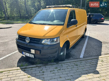 Желтый Фольксваген Transporter, объемом двигателя 2 л и пробегом 160 тыс. км за 13250 $, фото 1 на Automoto.ua