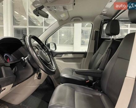 Серый Фольксваген Transporter, объемом двигателя 2 л и пробегом 179 тыс. км за 39300 $, фото 50 на Automoto.ua