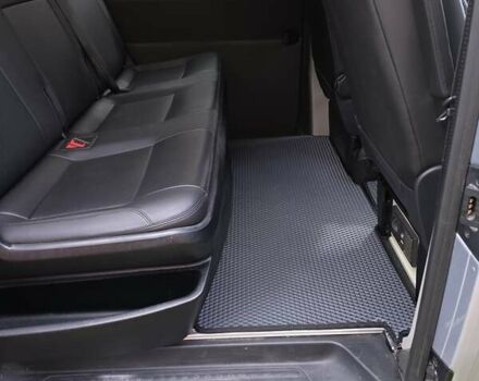 Серый Фольксваген Transporter, объемом двигателя 2 л и пробегом 183 тыс. км за 39999 $, фото 47 на Automoto.ua