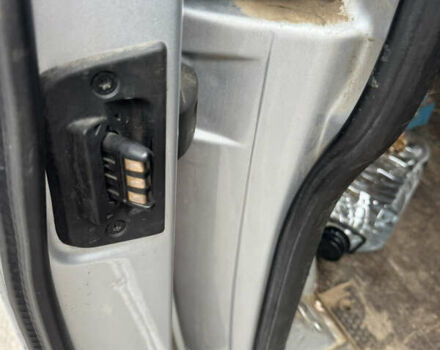 Серый Фольксваген Transporter, объемом двигателя 1.97 л и пробегом 330 тыс. км за 12800 $, фото 9 на Automoto.ua