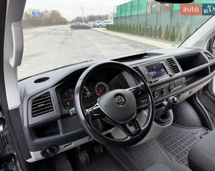 Серый Фольксваген Transporter, объемом двигателя 2 л и пробегом 228 тыс. км за 19400 $, фото 21 на Automoto.ua