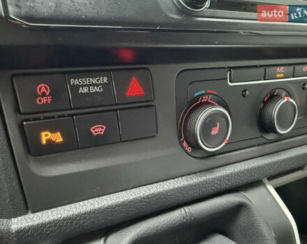 Серый Фольксваген Transporter, объемом двигателя 2 л и пробегом 228 тыс. км за 19400 $, фото 30 на Automoto.ua