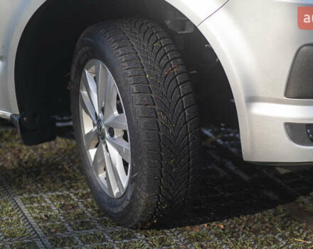 Серый Фольксваген Transporter, объемом двигателя 2 л и пробегом 248 тыс. км за 23000 $, фото 20 на Automoto.ua