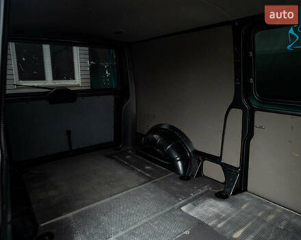 Серый Фольксваген Transporter, объемом двигателя 2 л и пробегом 159 тыс. км за 26500 $, фото 48 на Automoto.ua