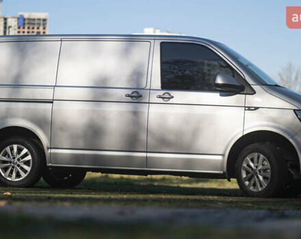 Серый Фольксваген Transporter, объемом двигателя 2 л и пробегом 248 тыс. км за 23000 $, фото 6 на Automoto.ua