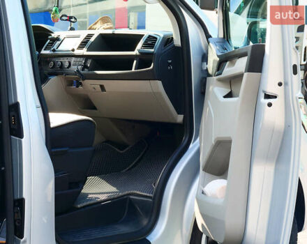 Серый Фольксваген Transporter, объемом двигателя 2 л и пробегом 248 тыс. км за 23000 $, фото 62 на Automoto.ua