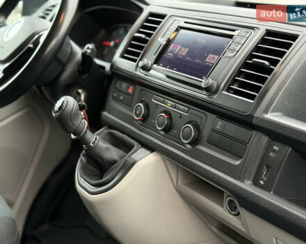 Серый Фольксваген Transporter, объемом двигателя 2 л и пробегом 228 тыс. км за 19400 $, фото 34 на Automoto.ua