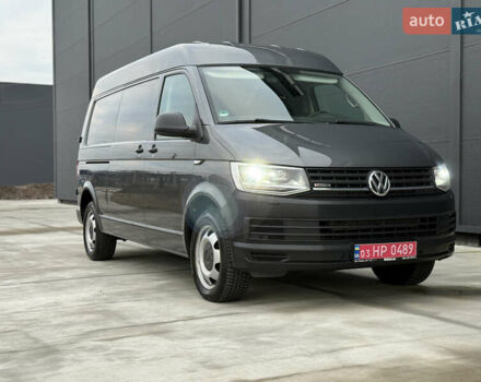 Серый Фольксваген Transporter, объемом двигателя 2 л и пробегом 228 тыс. км за 19400 $, фото 1 на Automoto.ua