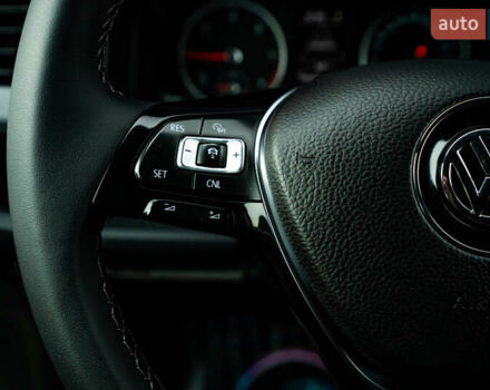 Серый Фольксваген Transporter, объемом двигателя 2 л и пробегом 159 тыс. км за 26500 $, фото 71 на Automoto.ua