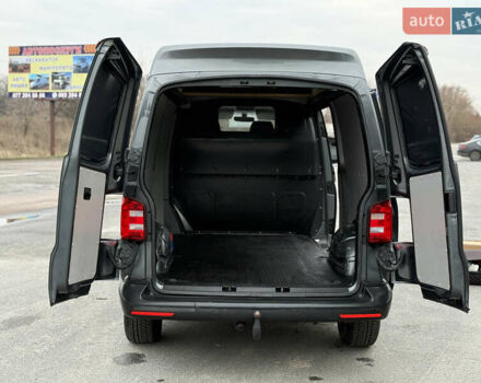 Серый Фольксваген Transporter, объемом двигателя 2 л и пробегом 228 тыс. км за 19400 $, фото 16 на Automoto.ua