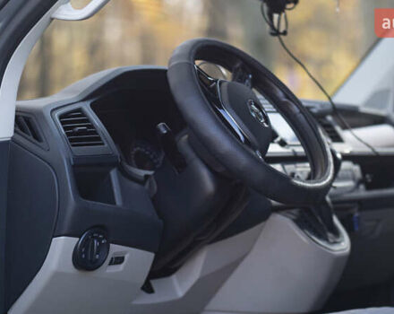 Серый Фольксваген Transporter, объемом двигателя 2 л и пробегом 248 тыс. км за 23000 $, фото 45 на Automoto.ua