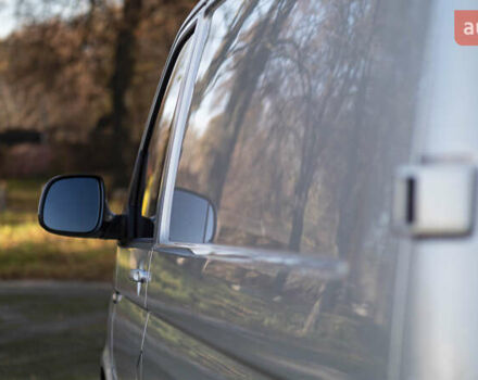 Серый Фольксваген Transporter, объемом двигателя 2 л и пробегом 248 тыс. км за 23000 $, фото 28 на Automoto.ua