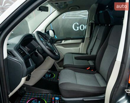 Серый Фольксваген Transporter, объемом двигателя 2 л и пробегом 159 тыс. км за 26500 $, фото 36 на Automoto.ua