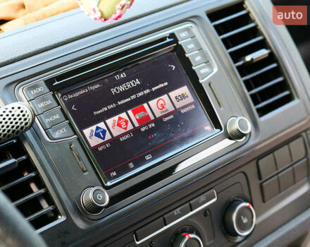 Серый Фольксваген Transporter, объемом двигателя 2 л и пробегом 248 тыс. км за 23000 $, фото 75 на Automoto.ua