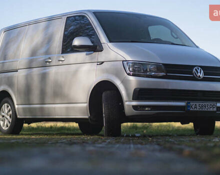 Серый Фольксваген Transporter, объемом двигателя 2 л и пробегом 248 тыс. км за 23000 $, фото 4 на Automoto.ua
