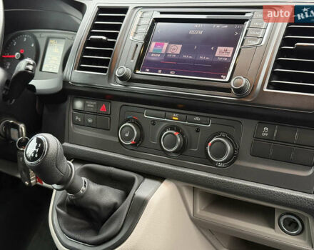 Серый Фольксваген Transporter, объемом двигателя 2 л и пробегом 228 тыс. км за 19400 $, фото 35 на Automoto.ua